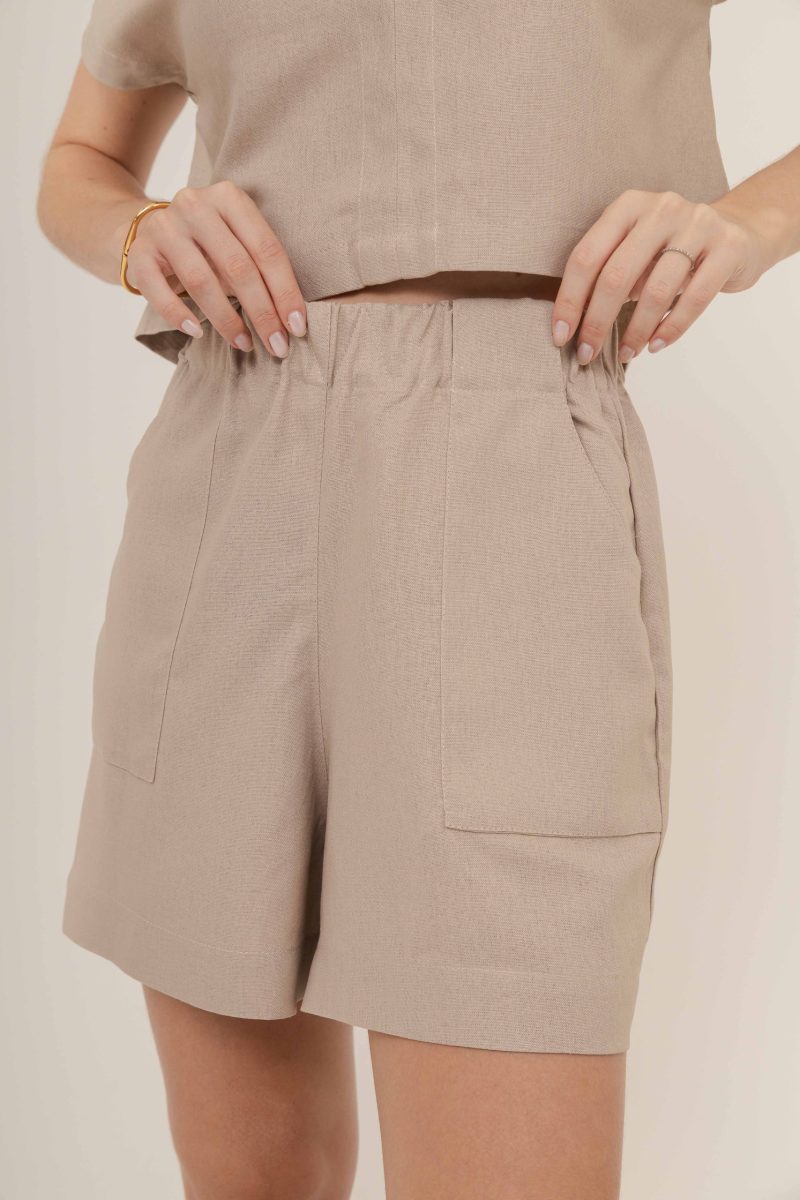 short bruma areia